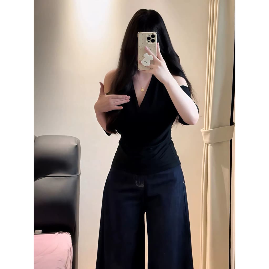 SẴN [BIGSIZE L-4XL] Áo Thun Bigsize Nữ Khoét Vai Cổ Chữ V Dây Buộc Cổ Màu Đen Tay Ngắn Phong Cách Pháp 2026