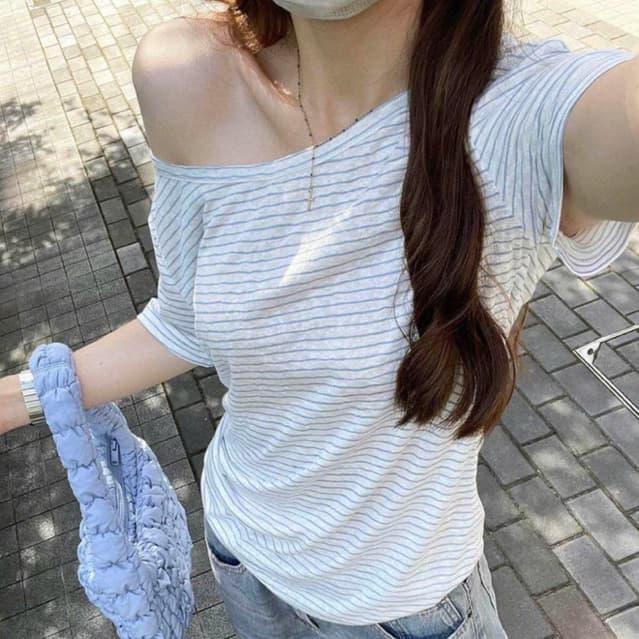 [BIGSIZE L-4XL] Áo Thun Bigsize Nữ Tay Ngắn Lệch Vai Kẻ Sọc Ngọt Ngào Phong Cách Hàn Quốc